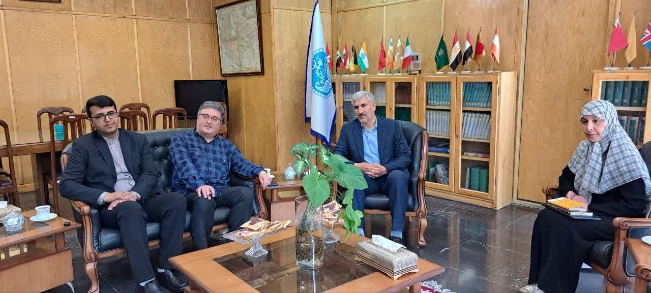 کتابخانه و مرکز اسناد دانشگاه تهران آماده همکاری در برگزاری نهمین همایش بین المللی شمس و مولانا میباشد.