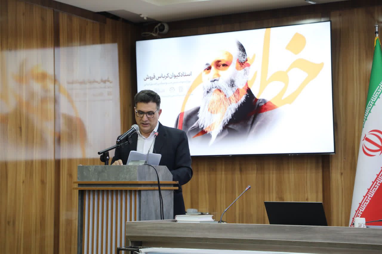 ویژه برنامه خط سوم استاد کیوان کرباس فروش نوازنده و مدرس موسیقی اصیل ایرانی همزمان با شب میلاد باسعادت منجی عالم بشریت حضرت ولیعصر(عج) در سالن اجتماعات شهید برگزینی شهرداری خوی برگزار شد.